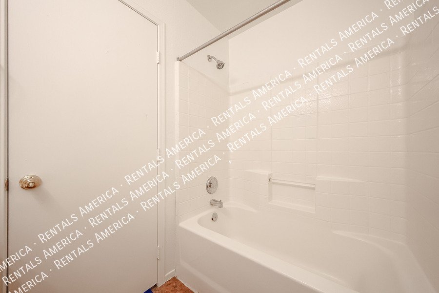 Lovely 3 BD, 2 BA Corner Lot Home in Wildflower Ranch Goodyear property image