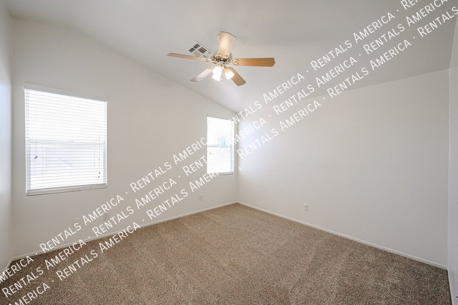 Lovely 3 BD, 2 BA Corner Lot Home in Wildflower Ranch Goodyear property image
