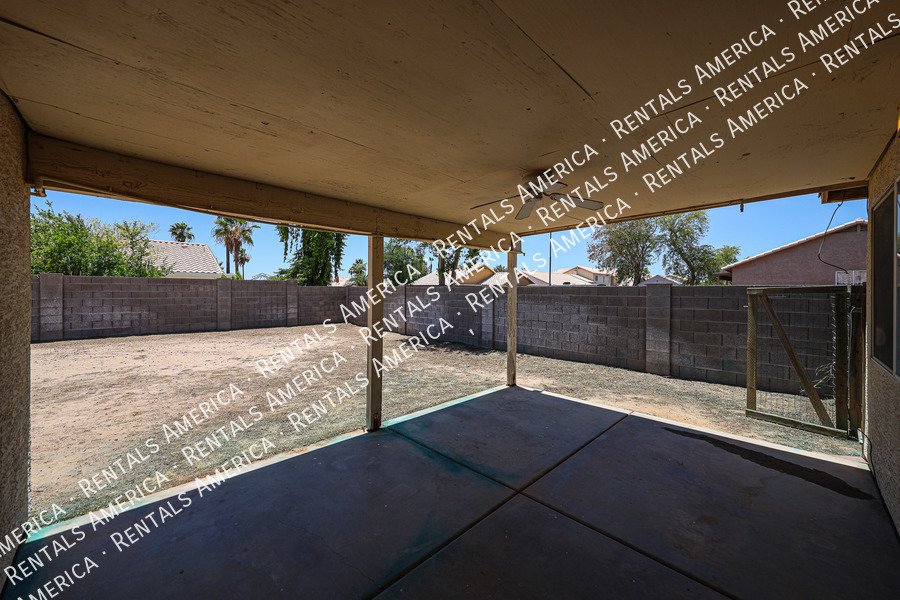 Lovely 3 BD, 2 BA Corner Lot Home in Wildflower Ranch Goodyear property image