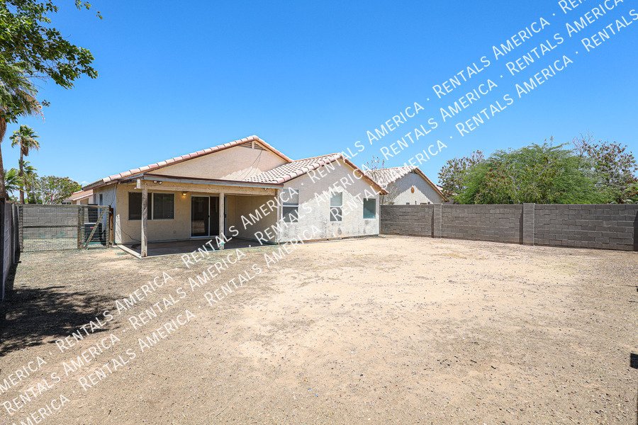 Lovely 3 BD, 2 BA Corner Lot Home in Wildflower Ranch Goodyear property image