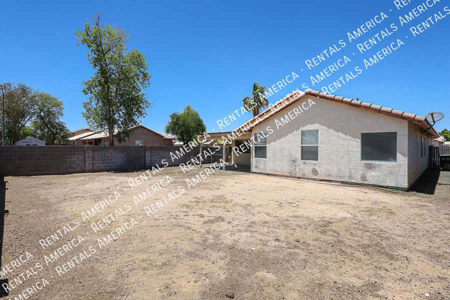 Lovely 3 BD, 2 BA Corner Lot Home in Wildflower Ranch Goodyear property image