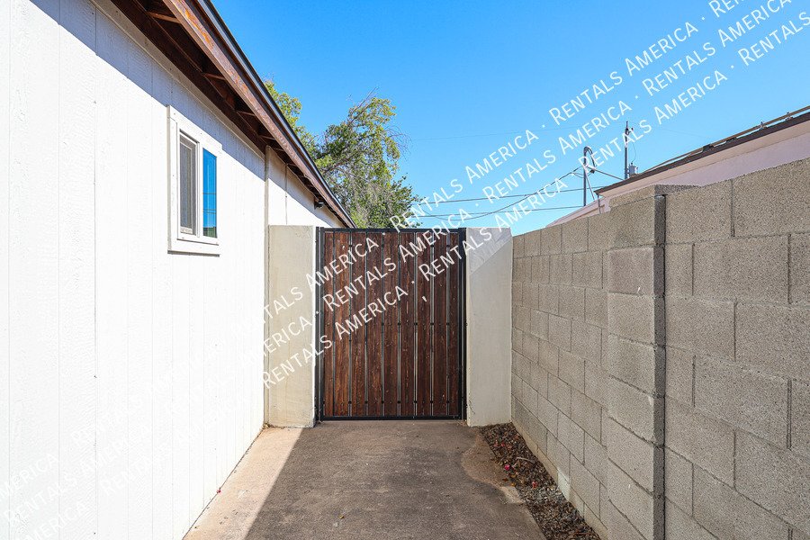 UPDATED 3BR IN E. CAMELBACK property image