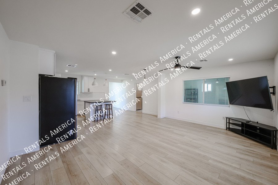 UPDATED 3BR IN E. CAMELBACK property image