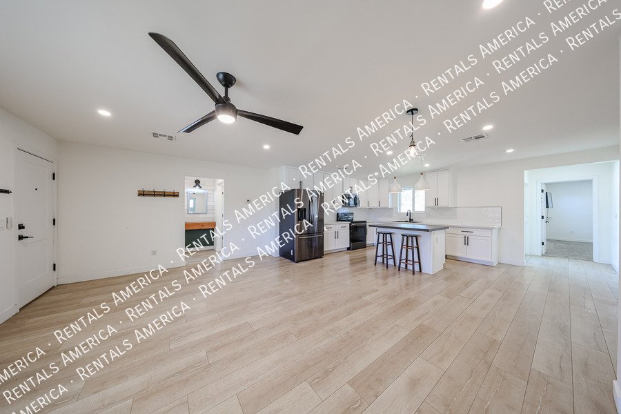 UPDATED 3BR IN E. CAMELBACK property image