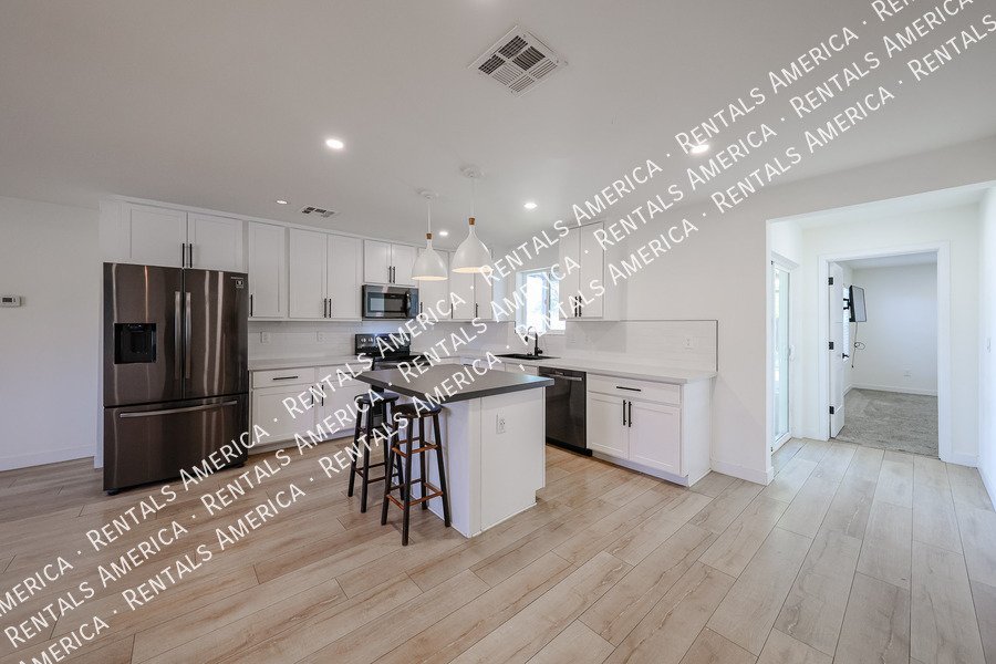 UPDATED 3BR IN E. CAMELBACK property image