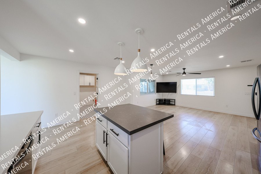 UPDATED 3BR IN E. CAMELBACK property image