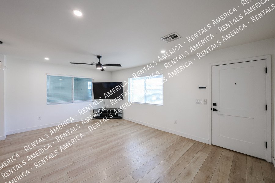 UPDATED 3BR IN E. CAMELBACK property image