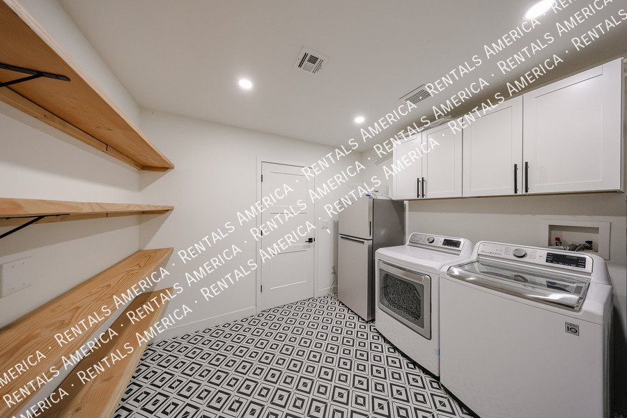 UPDATED 3BR IN E. CAMELBACK property image