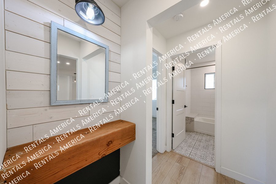 UPDATED 3BR IN E. CAMELBACK property image