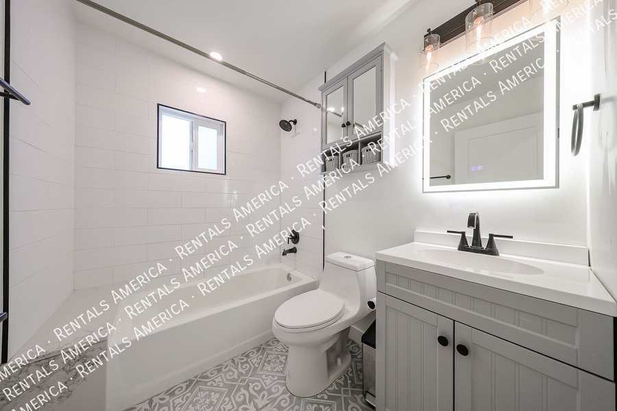UPDATED 3BR IN E. CAMELBACK property image