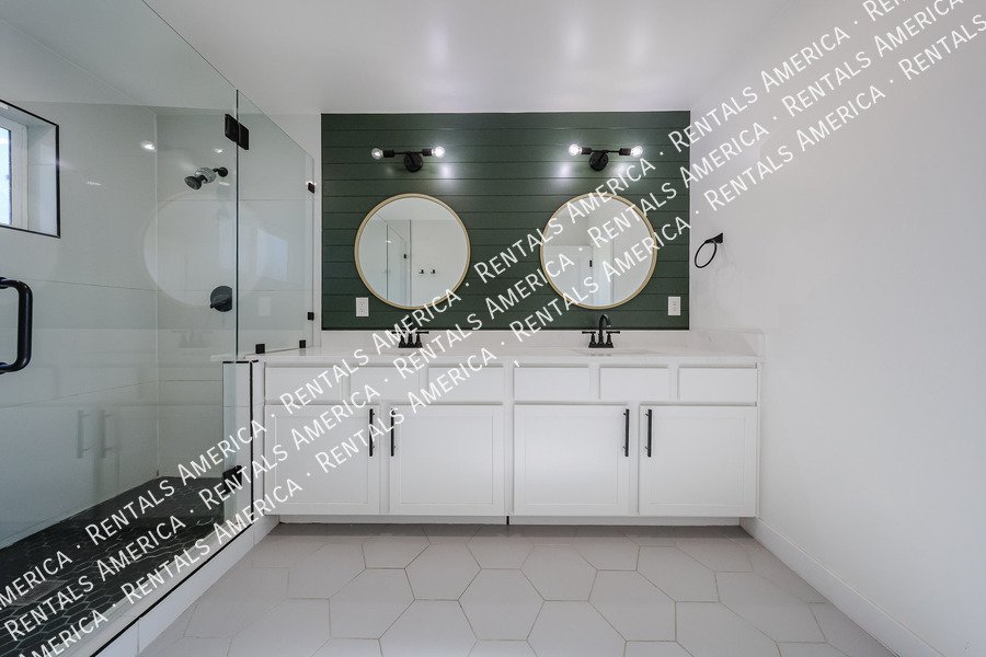 UPDATED 3BR IN E. CAMELBACK property image
