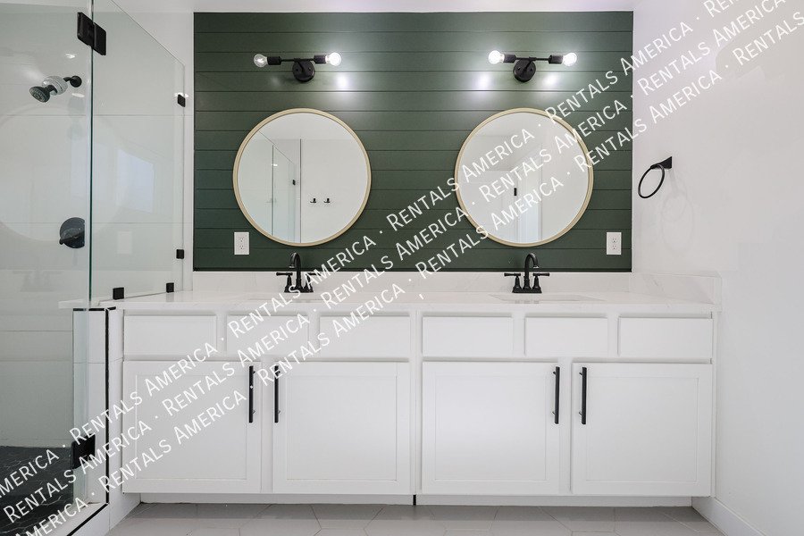 UPDATED 3BR IN E. CAMELBACK property image