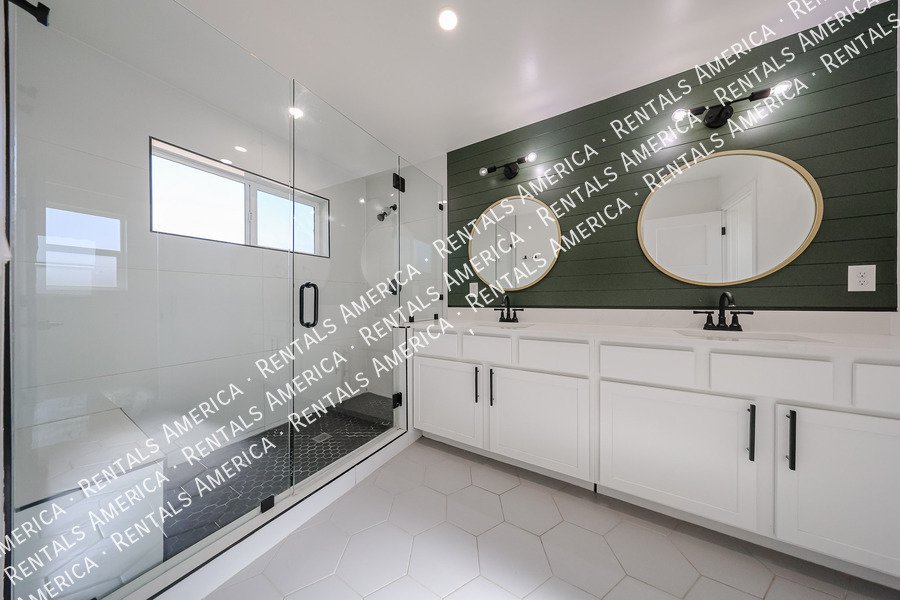 UPDATED 3BR IN E. CAMELBACK property image