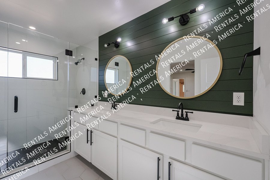 UPDATED 3BR IN E. CAMELBACK property image