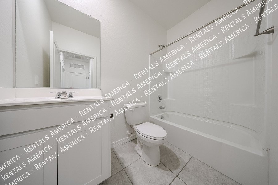 Charming 3-Bedroom Home Offering Space, Comfort, and Convenience property image
