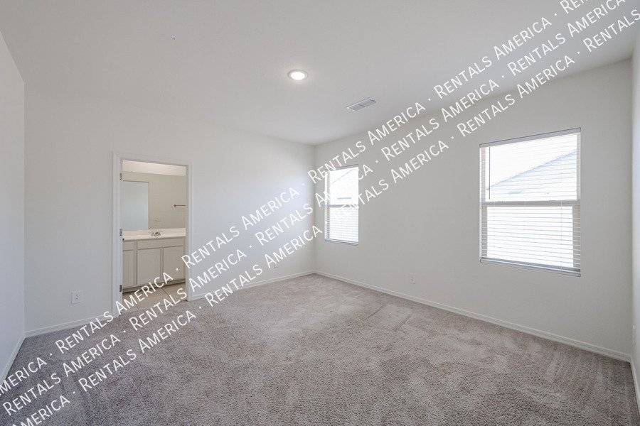 Charming 3-Bedroom Home Offering Space, Comfort, and Convenience property image
