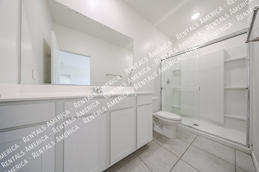 Charming 3-Bedroom Home Offering Space, Comfort, and Convenience property image