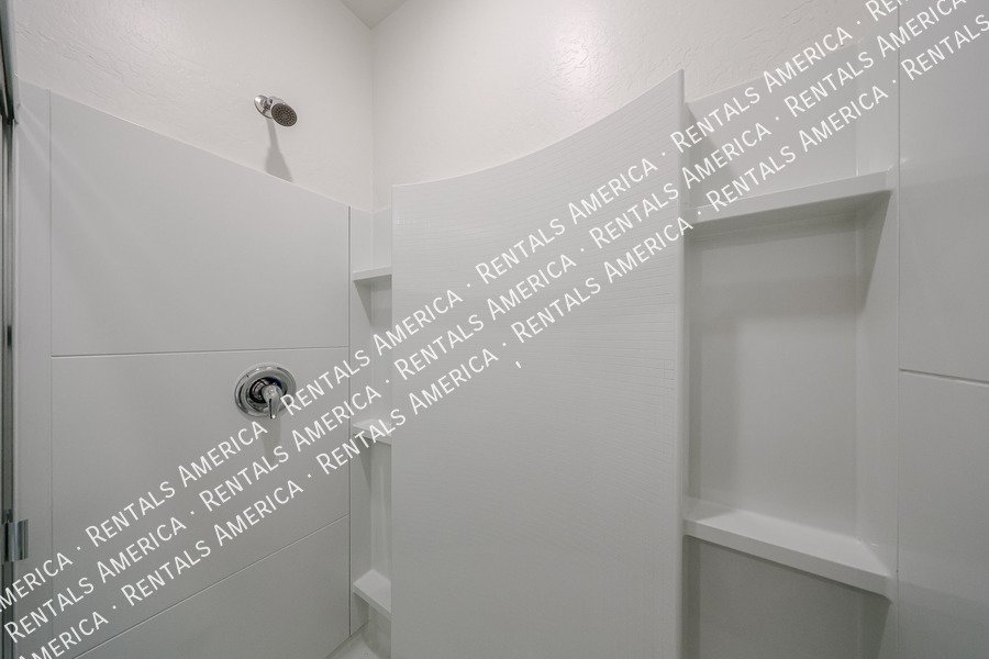 Charming 3-Bedroom Home Offering Space, Comfort, and Convenience property image
