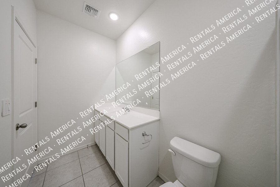 Charming 3-Bedroom Home Offering Space, Comfort, and Convenience property image