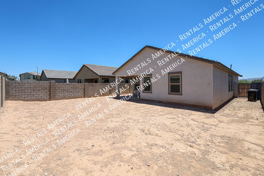 Charming 3-Bedroom Home Offering Space, Comfort, and Convenience property image