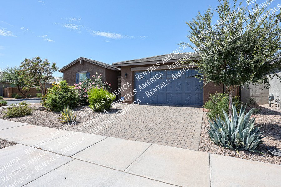 Stunning 5-Bedroom Home Spacious & Upgraded Throughout! property image