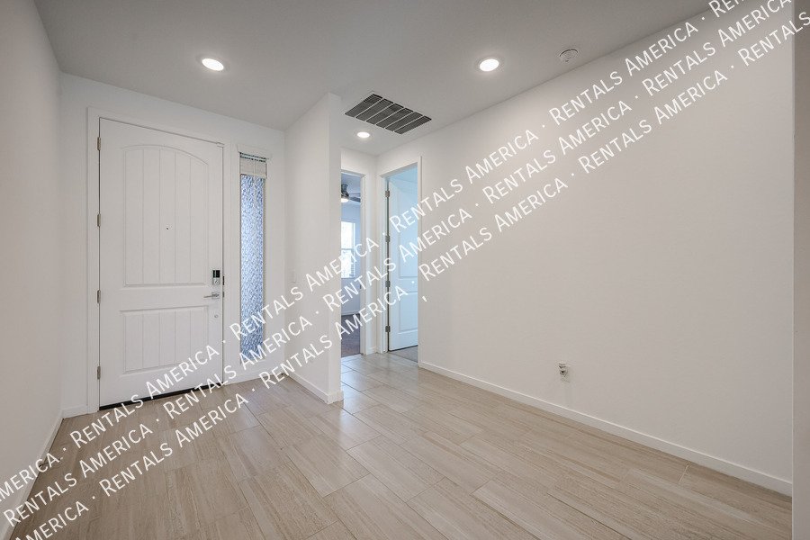 Stunning 5-Bedroom Home Spacious & Upgraded Throughout! property image