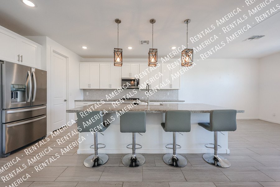 Stunning 5-Bedroom Home Spacious & Upgraded Throughout! property image