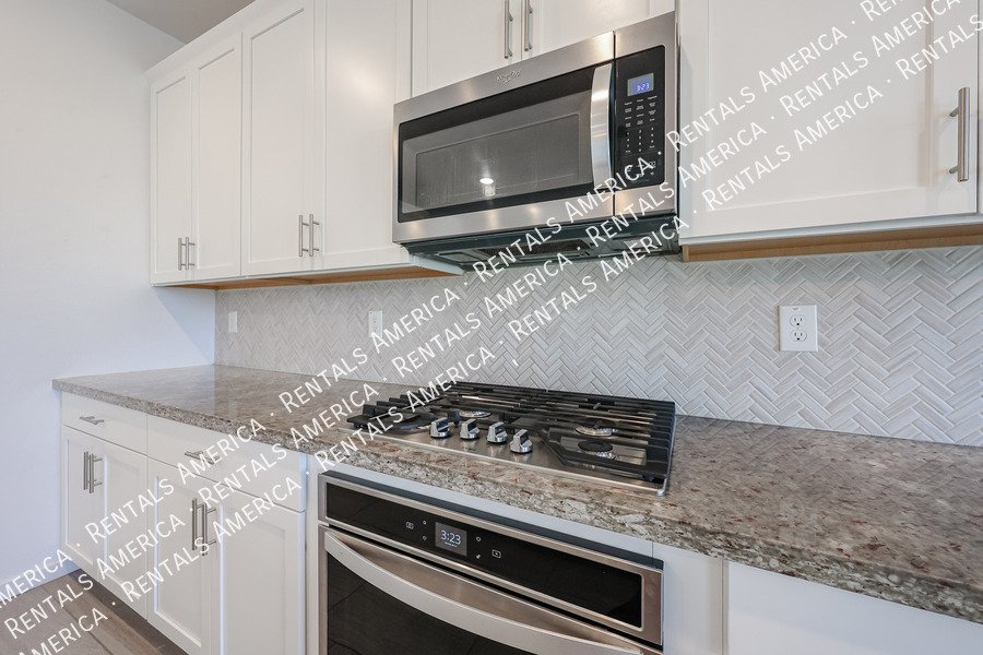 Stunning 5-Bedroom Home Spacious & Upgraded Throughout! property image