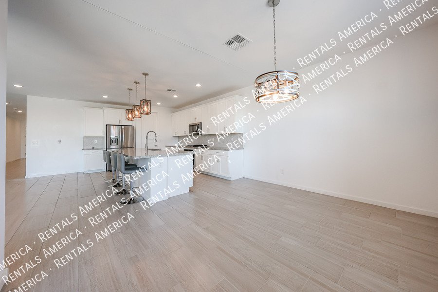 Stunning 5-Bedroom Home Spacious & Upgraded Throughout! property image