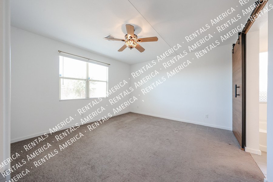 Stunning 5-Bedroom Home Spacious & Upgraded Throughout! property image