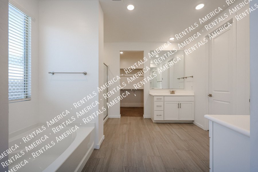 Stunning 5-Bedroom Home Spacious & Upgraded Throughout! property image