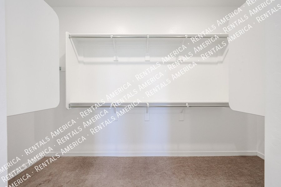Stunning 5-Bedroom Home Spacious & Upgraded Throughout! property image