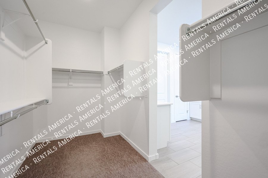 Stunning 5-Bedroom Home Spacious & Upgraded Throughout! property image