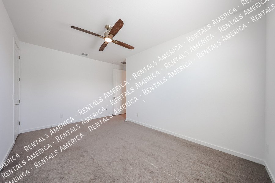Stunning 5-Bedroom Home Spacious & Upgraded Throughout! property image