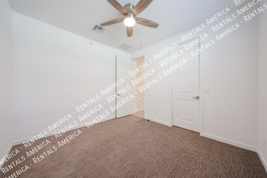 Stunning 5-Bedroom Home Spacious & Upgraded Throughout! property image