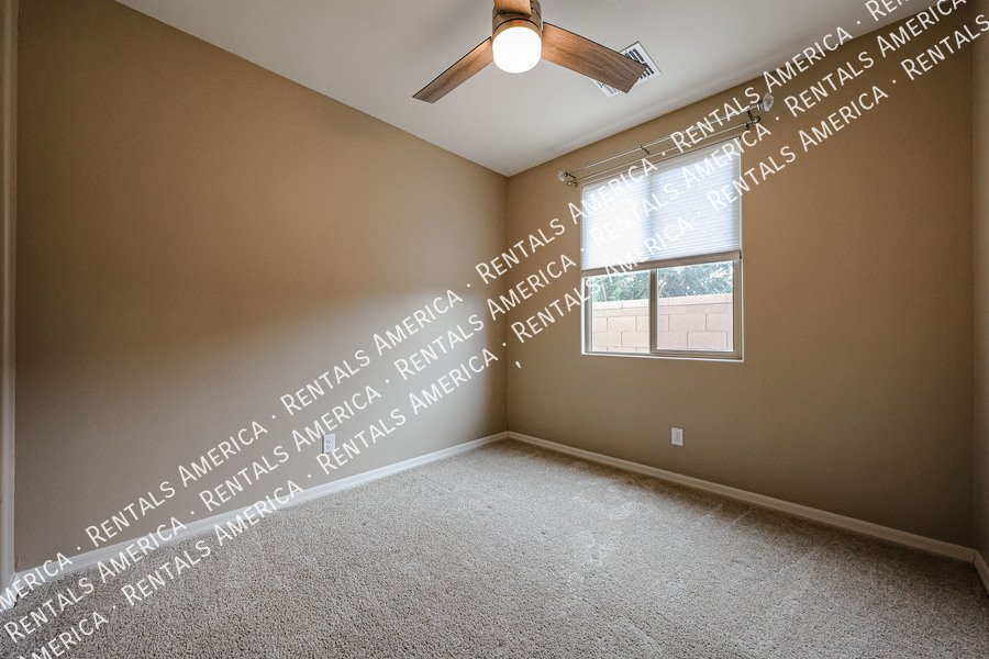 3 bed 2 bath Beauty with EV Charging Available! property image