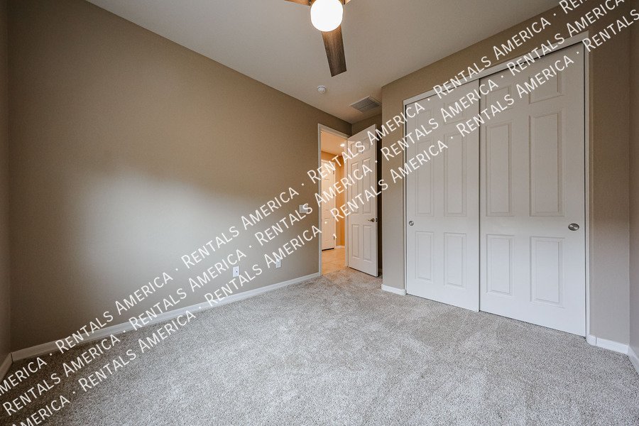 3 bed 2 bath Beauty with EV Charging Available! property image