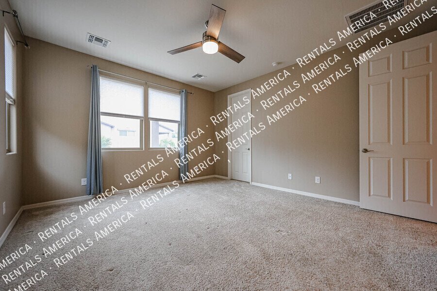 3 bed 2 bath Beauty with EV Charging Available! property image