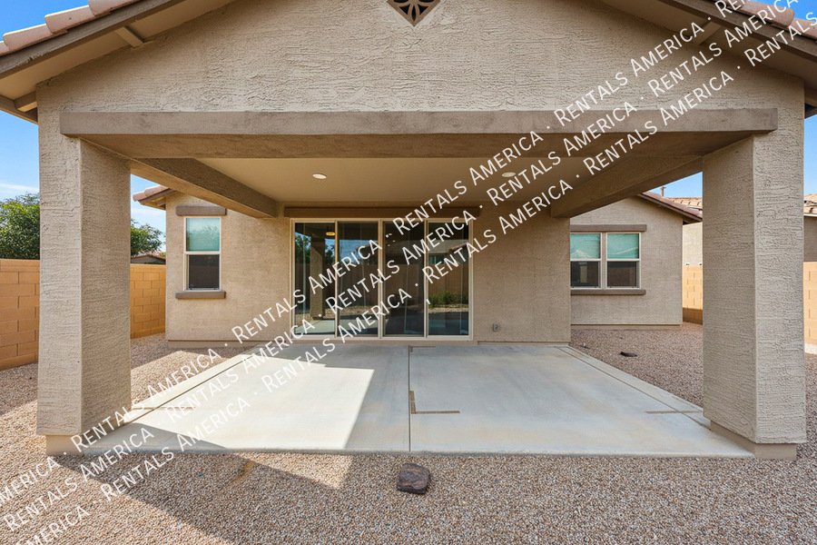 3 bed 2 bath Beauty with EV Charging Available! property image