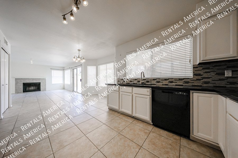 Large House with Pool! property image