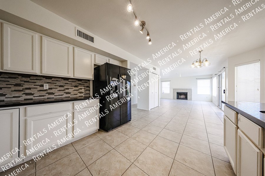 Large House with Pool! property image