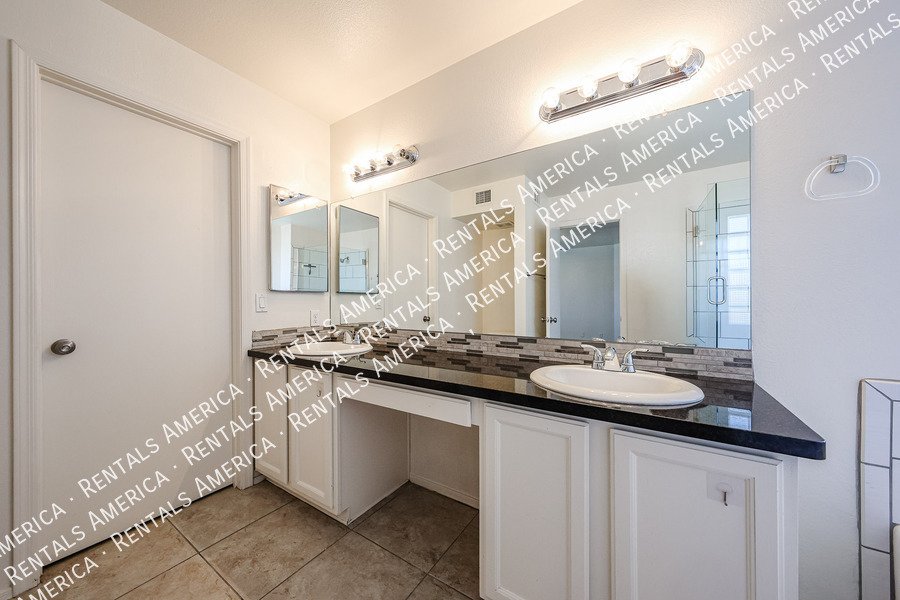 Large House with Pool! property image