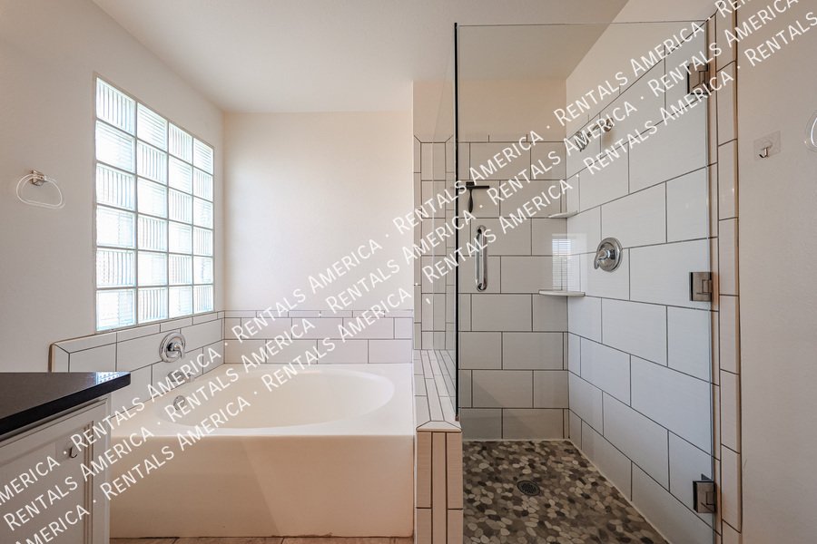 Large House with Pool! property image