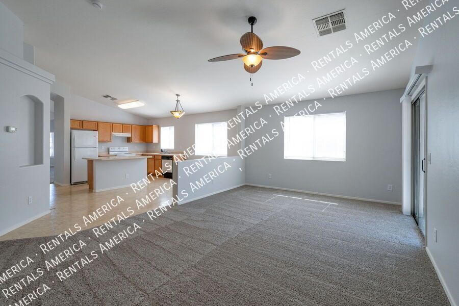 3 bed Single Story Home in Florence property image