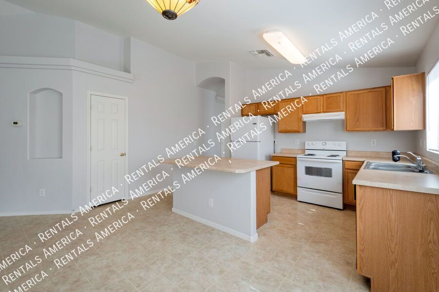 3 bed Single Story Home in Florence property image