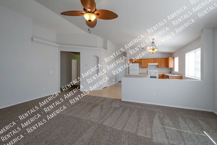 3 bed Single Story Home in Florence property image
