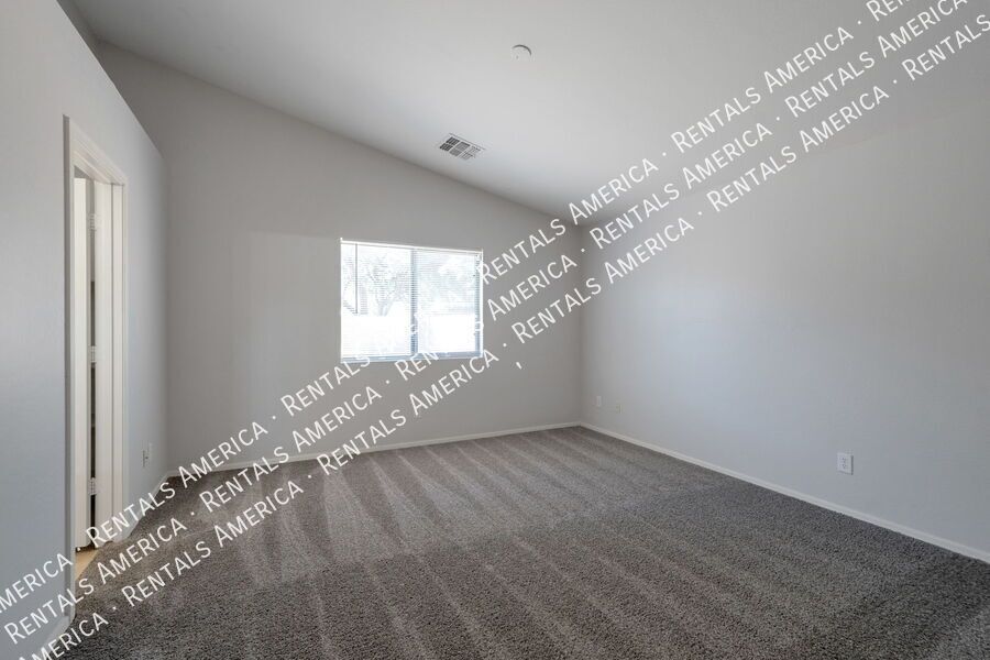3 bed Single Story Home in Florence property image