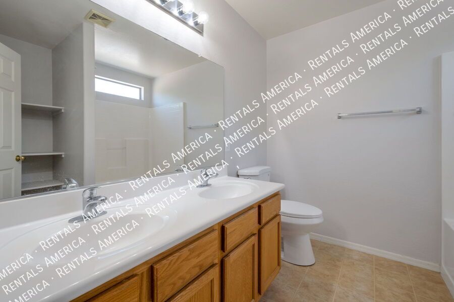3 bed Single Story Home in Florence property image