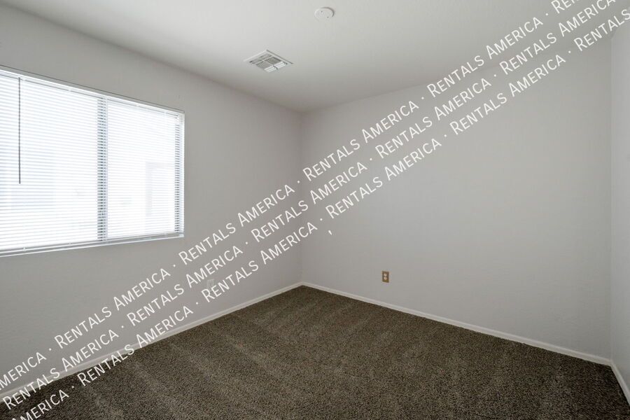 3 bed Single Story Home in Florence property image