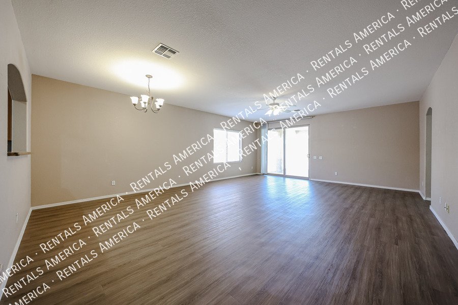 Beautiful 3 bedroom home in Gated Chandler Community! property image